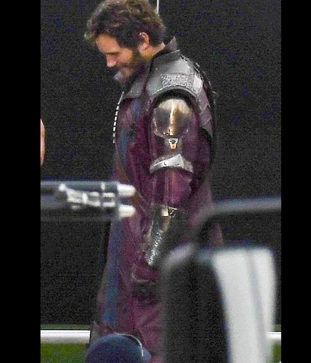 thor-love-and-thunder-leather-coat-scaled